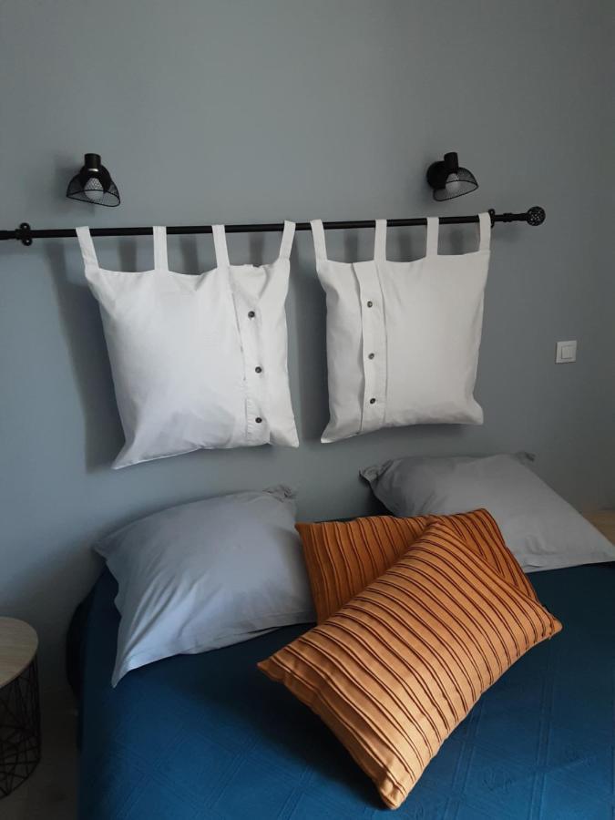 La Tourterelle Apartment Thaims Exterior foto