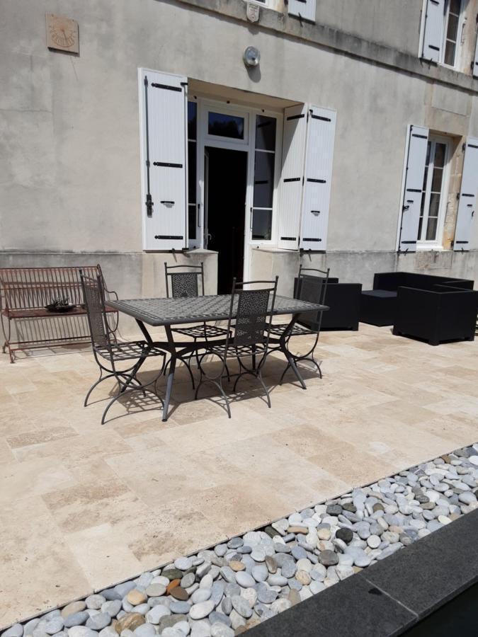 La Tourterelle Apartment Thaims Exterior foto